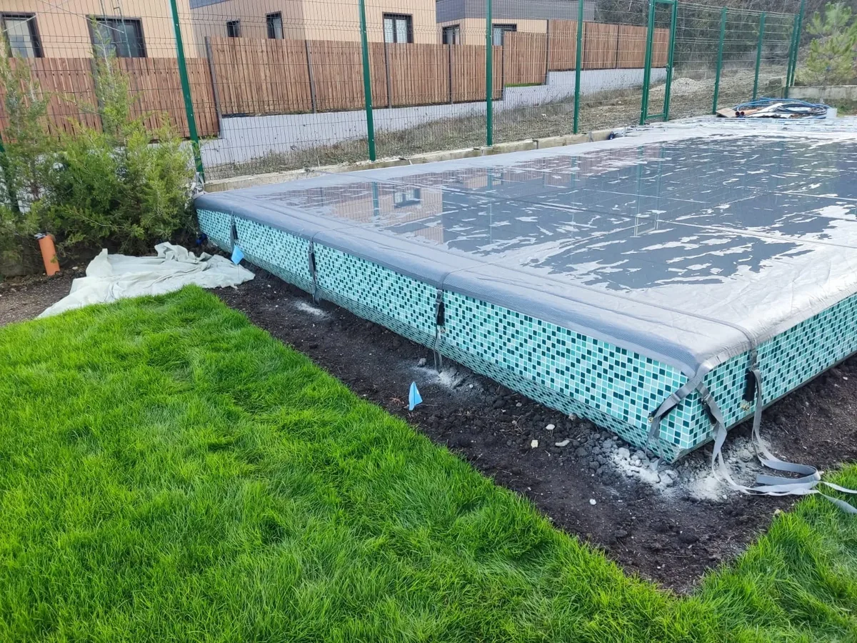 Батутное покрывало на бассейне в Сортавале